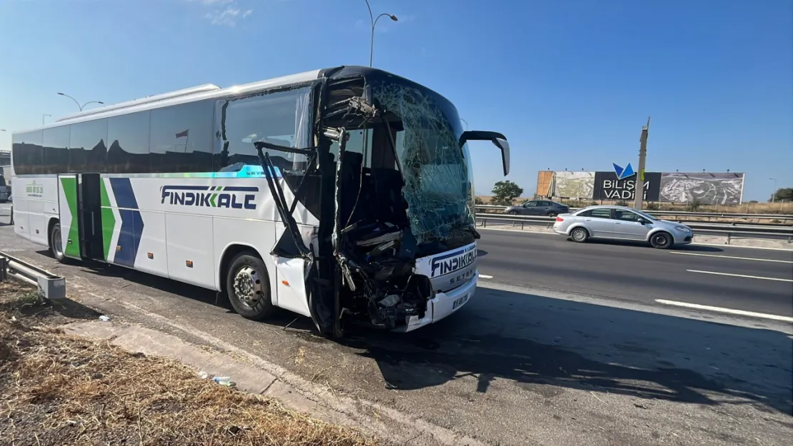 TEM'deki kazada ağır yaralanan hostes hayatını kaybetti
