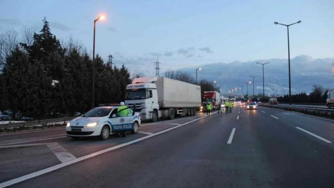 TEM Otoyolu İstanbul istikameti trafiğe kapatıldı