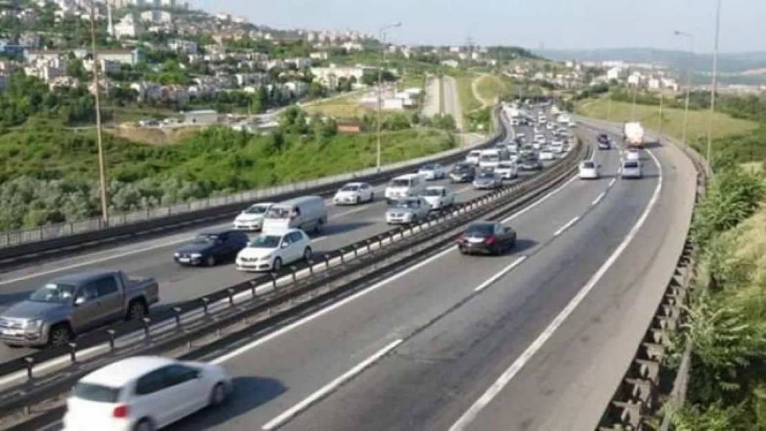 TEM'de akıcı bayram trafiği