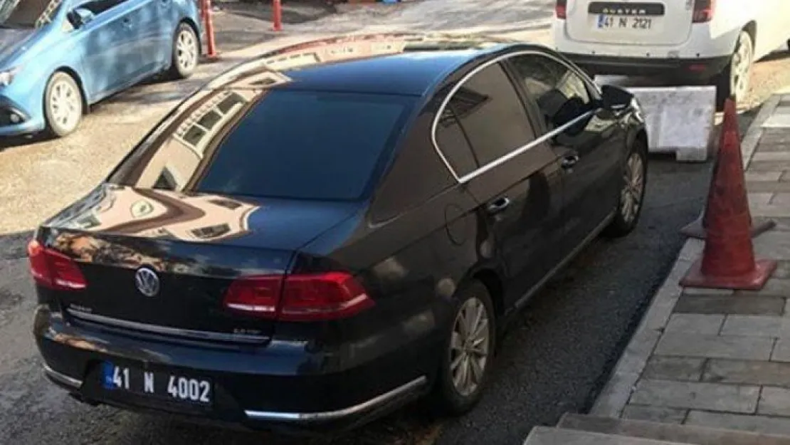 Tepki alınca eski makam aracına döndü!