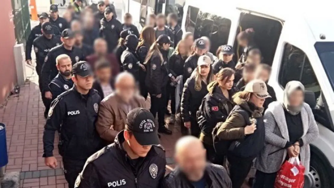 Terör propagandası yapan 22 HDP'li adliyede!
