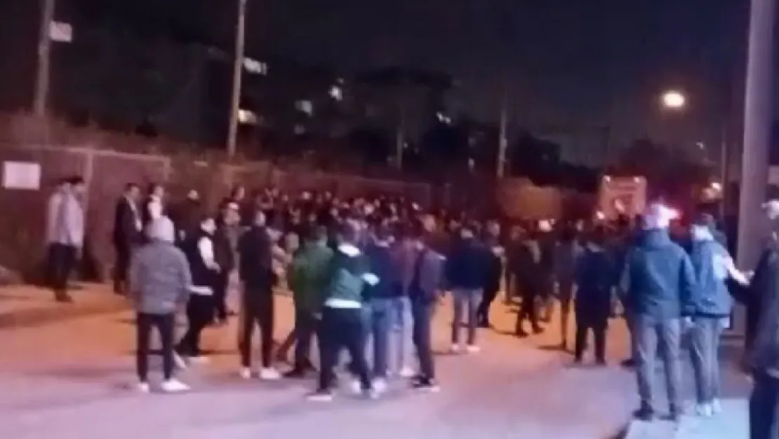 Kocaelispor taraftarları tesisi bastı!