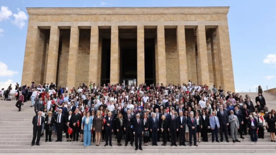 TEV, 55. yılında Ata'nın huzurunda