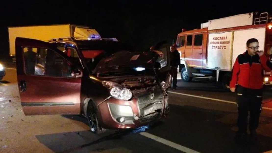 Ticari araç ile otomobil çarpıştı! 4 yaralı