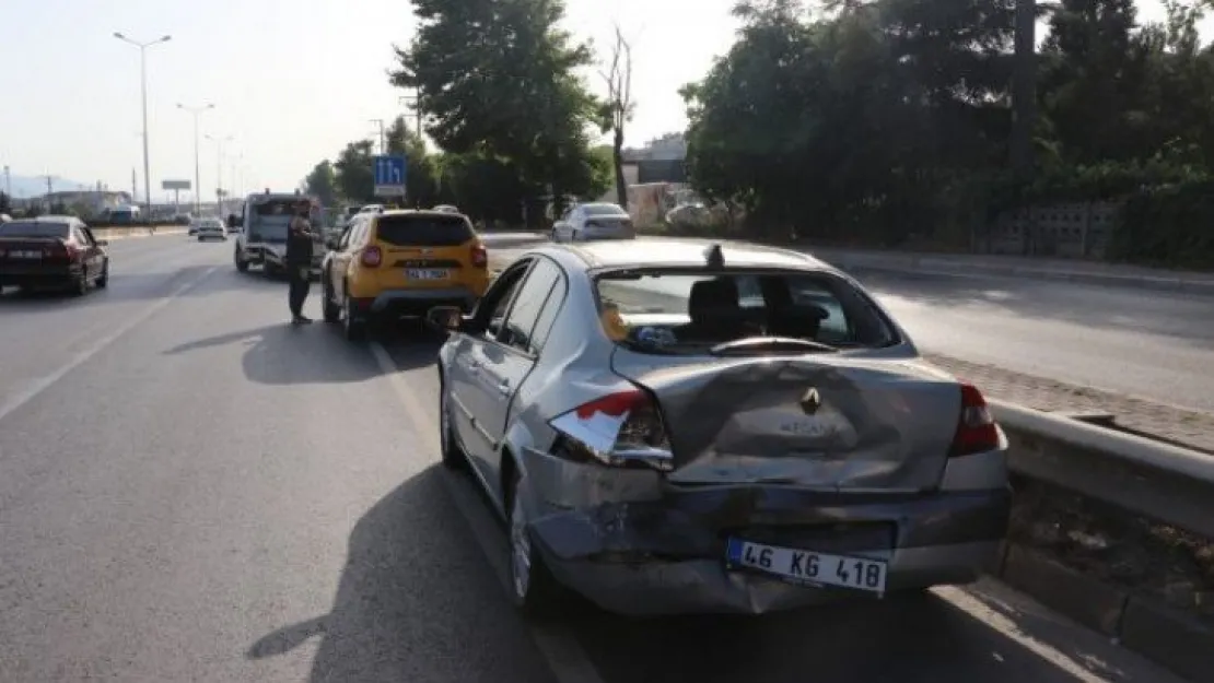 Ticari taksi ile otomobil çarpıştı: 2 yaralı!