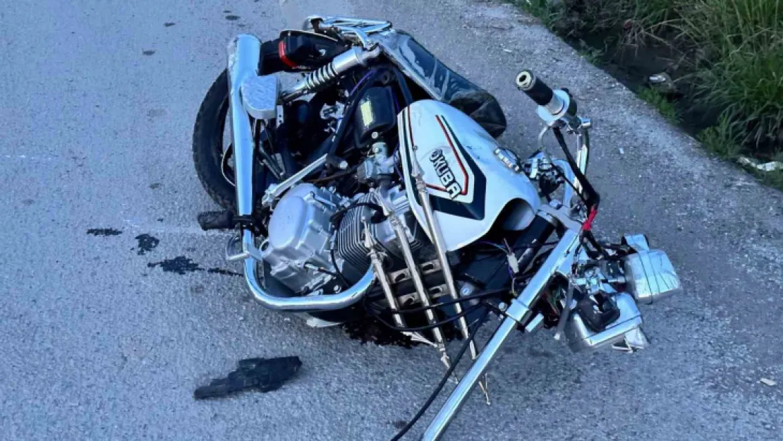 Tır ile motosiklet çarpıştı