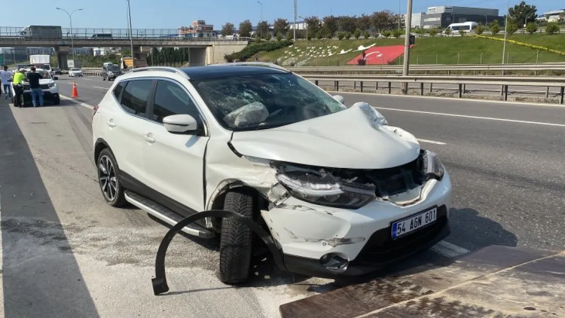Tıra arkadan çarpan sürücü yara almadan kurtuldu