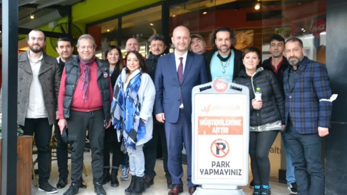 Tiyatro sanatçılarından Bıyıklı'ya ziyaret