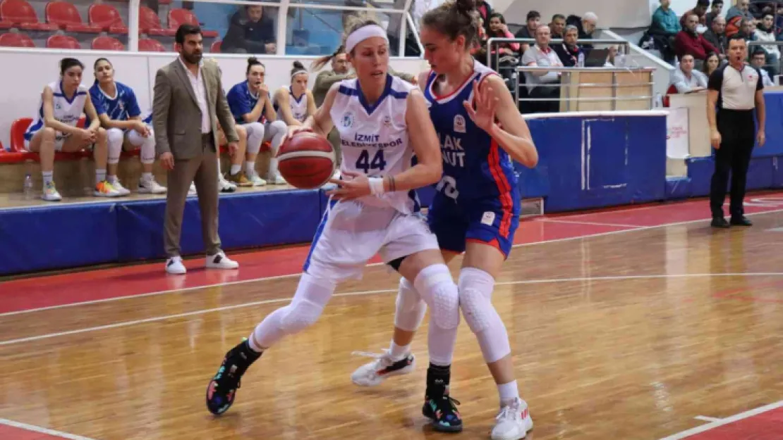 İzmit Belediyespor evinde galip geldi