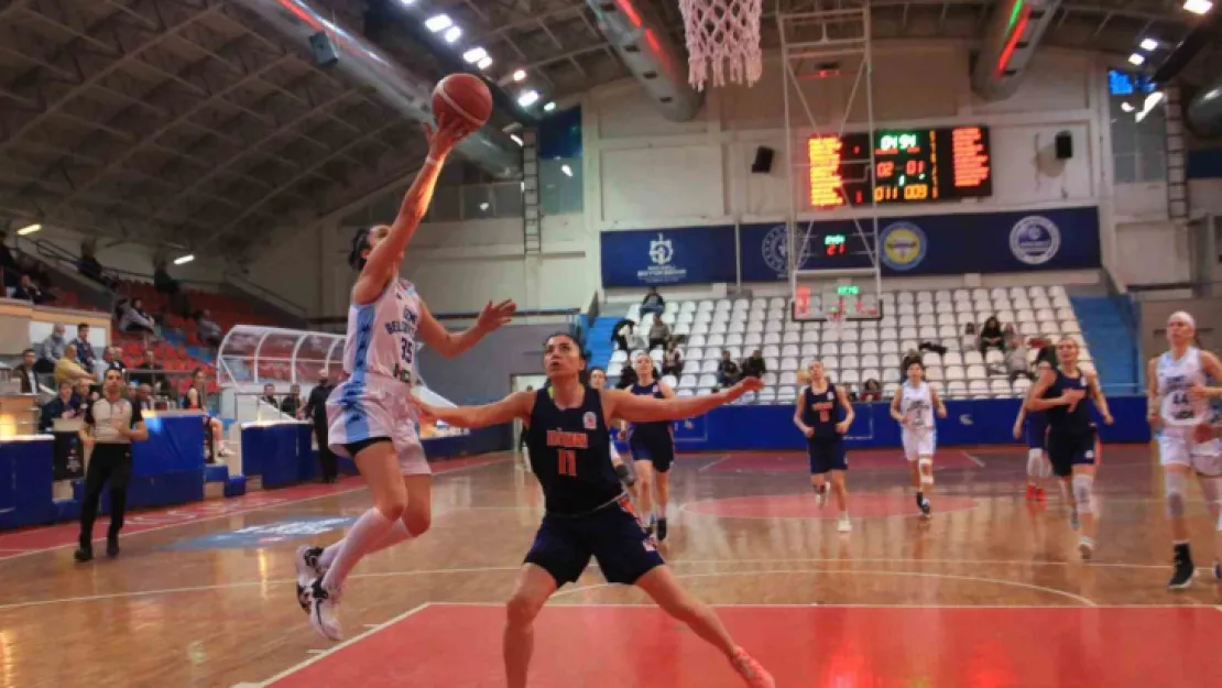 İzmit Belediyespor evinde galip geldi: 97 - 68