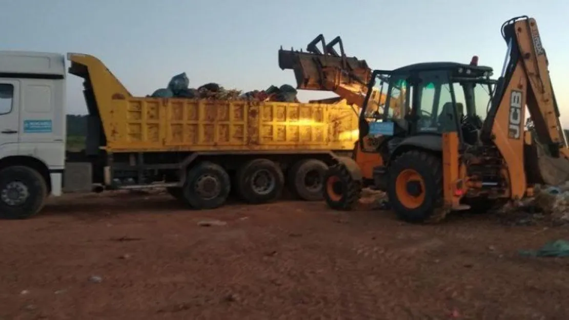 Tonlarca çöp toplandı