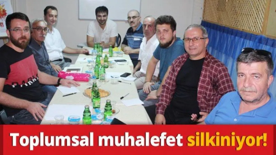 Toplumsal muhalefet silkiniyor!
