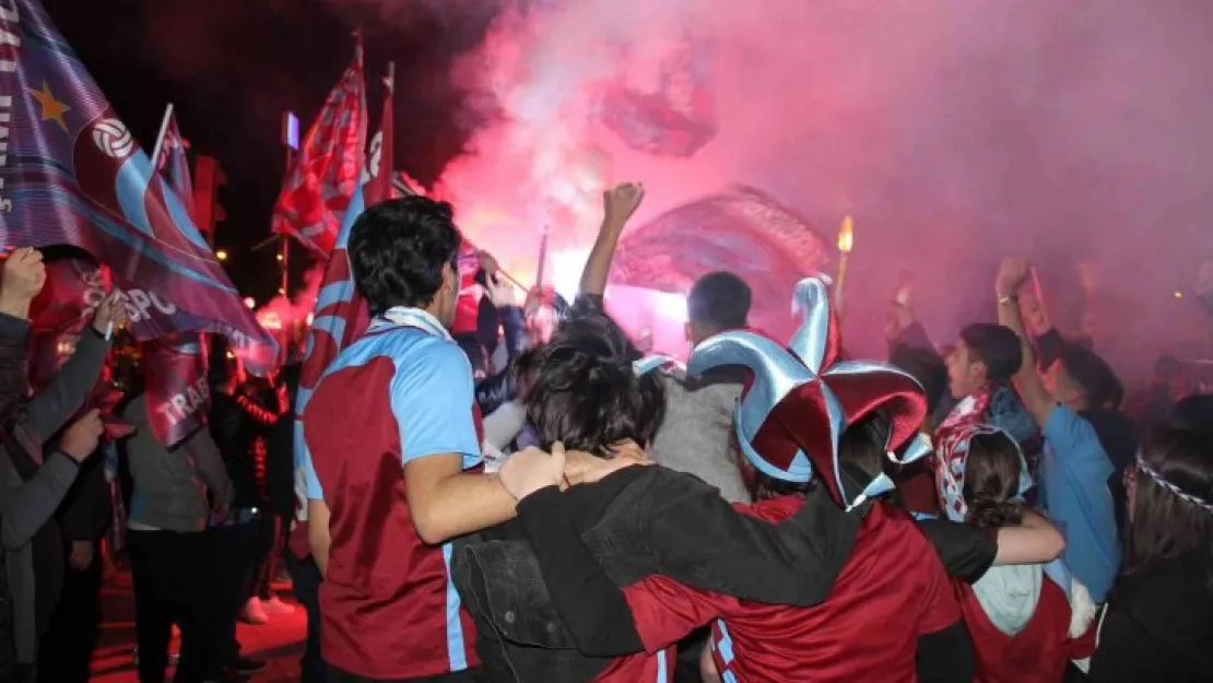 Kocaeli Bordo Mavi oldu!