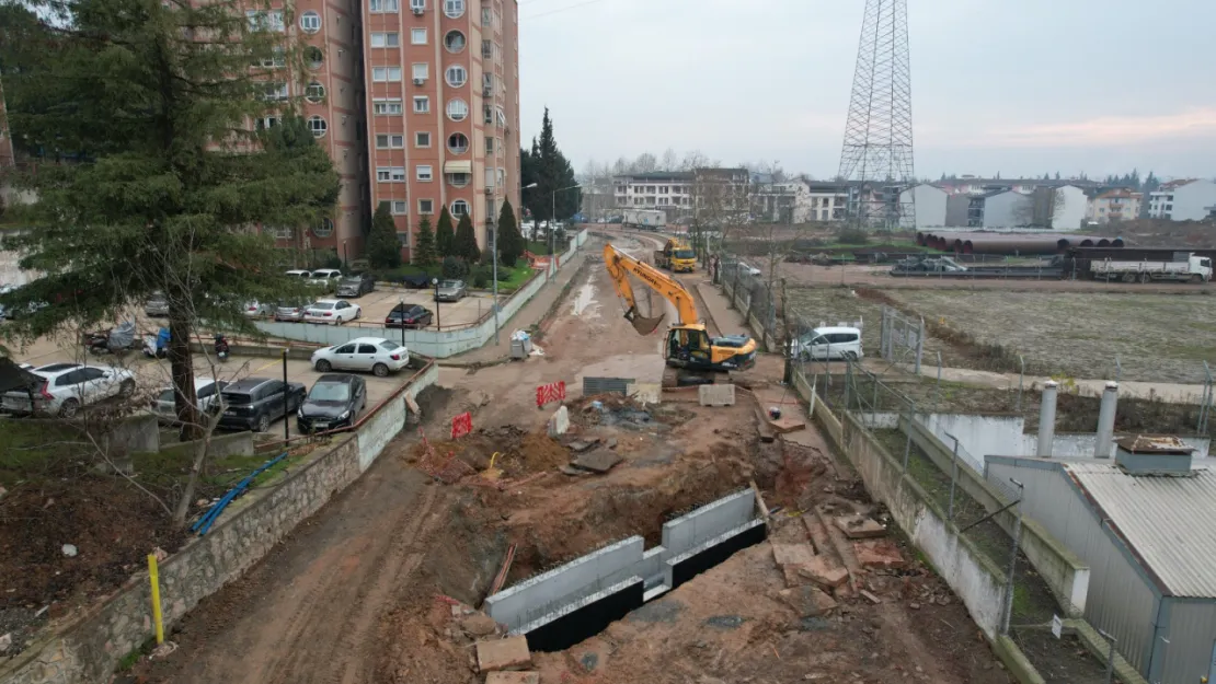 Tramvay hattı, Kocaeli Stadı'na doğru hızla ilerliyor