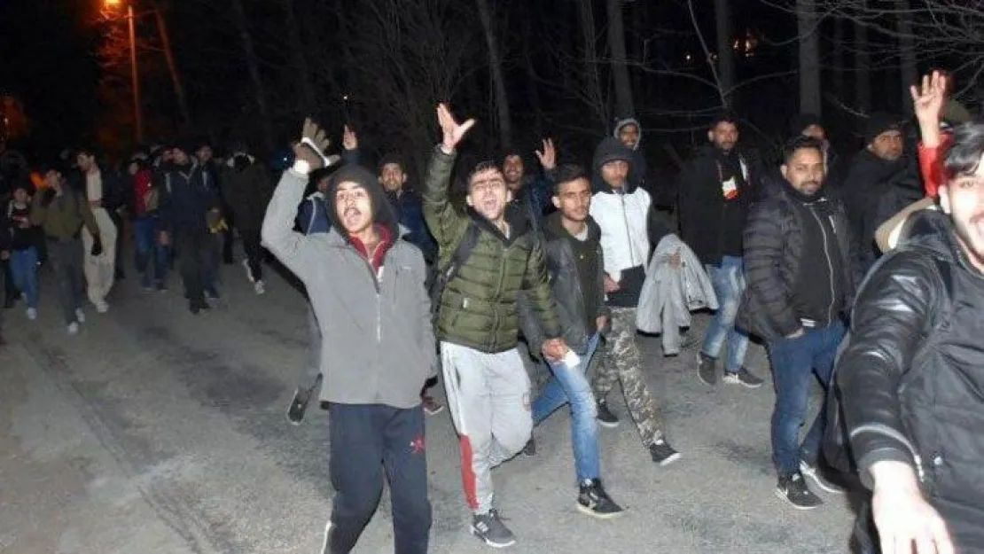 TÜMSİAD Kocaeli'den Suriyeliler için sınıra otobüs kaldıracak