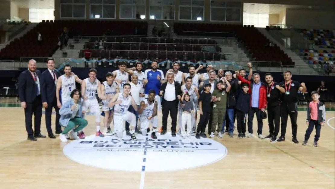 Kocaeli BŞB Kağıtspor evinde galip geldi: 79 - 71