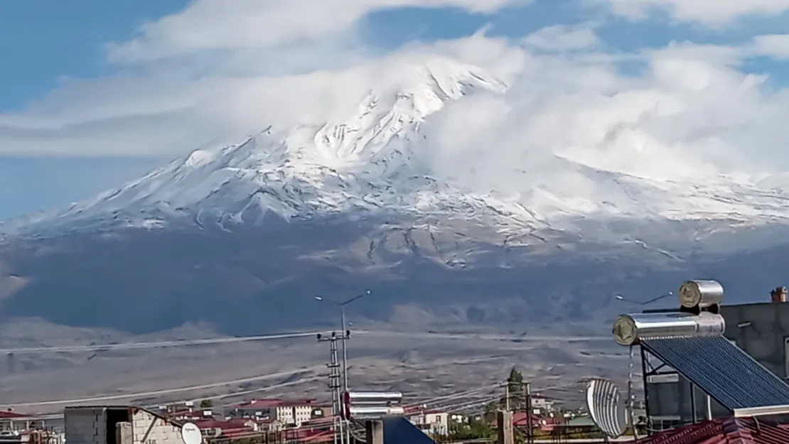 Türkiye'nin çatısı beyaza büründü