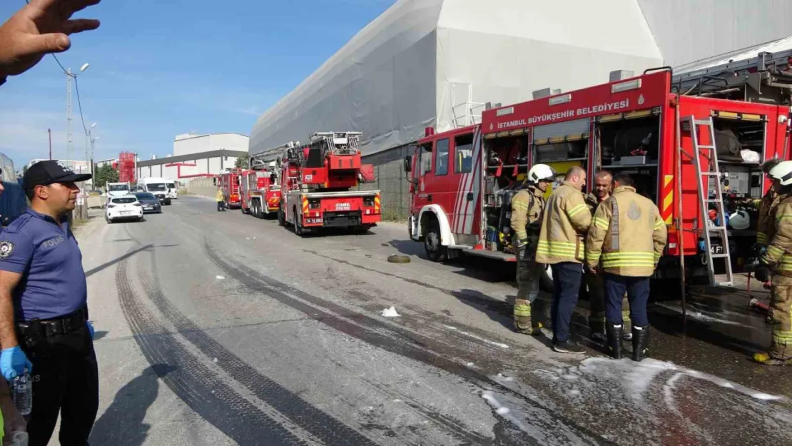 Fabrika yangını: Jeneratörden çıkan alevler dış cepheye sıçradı