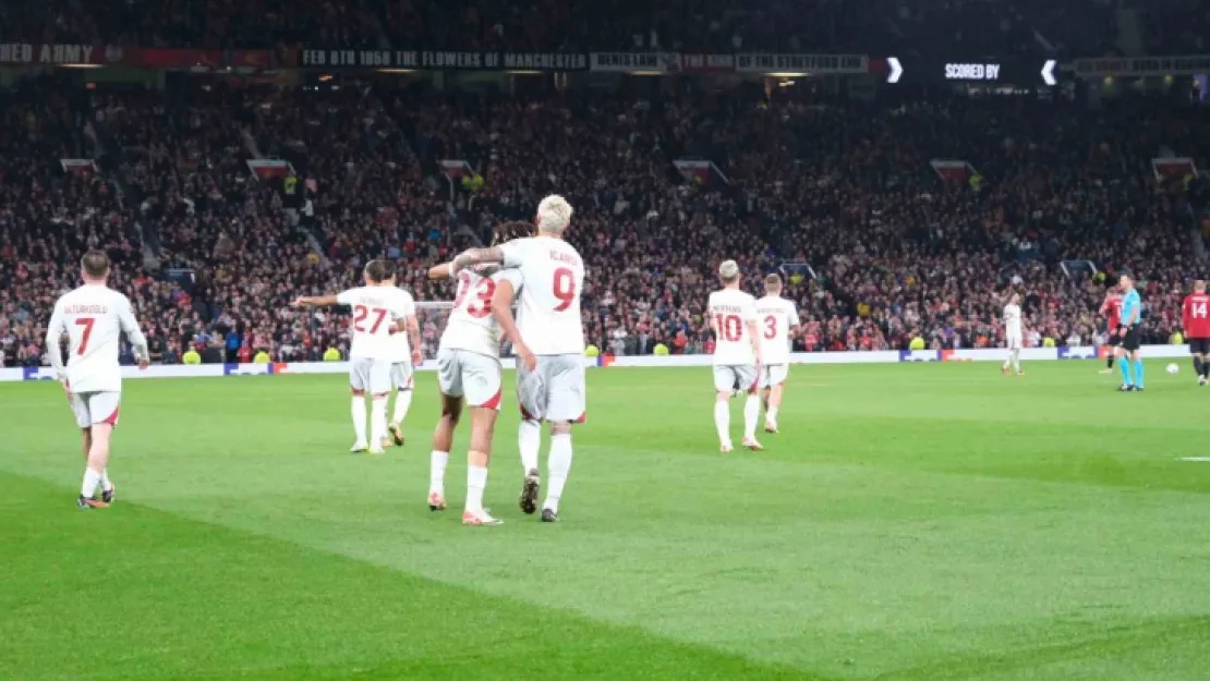 Galatasaray Manchester'da  tarih yazdı:2-3