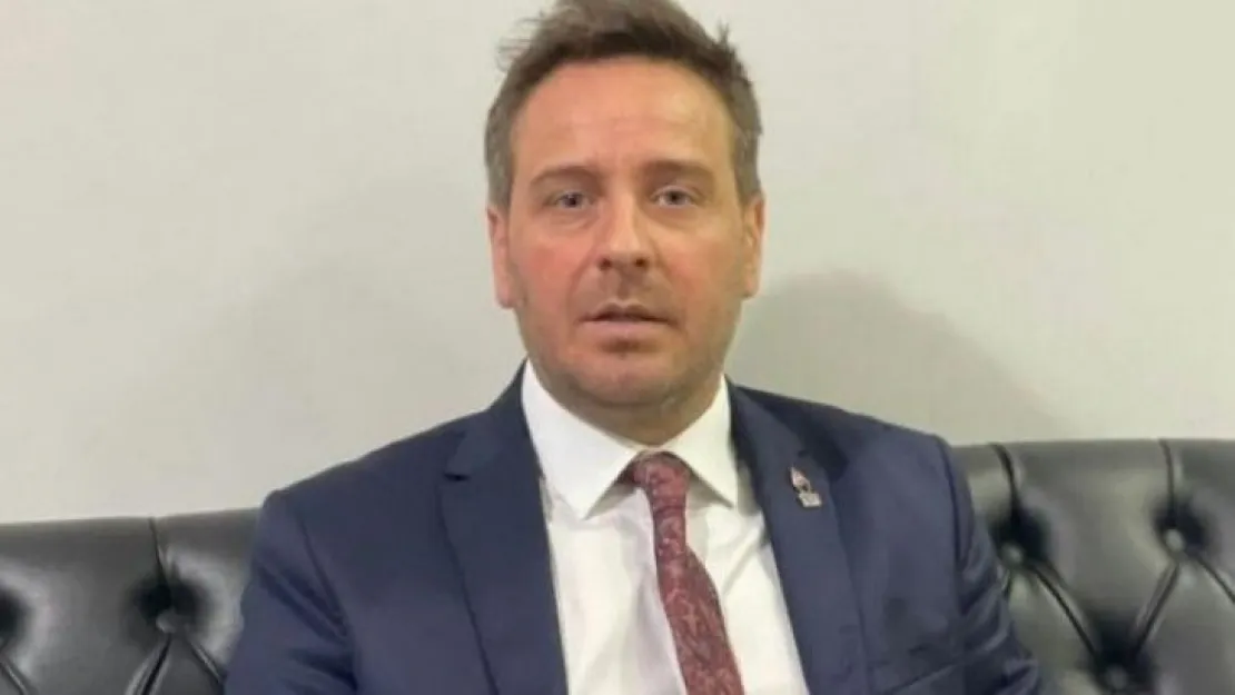 Ümit Özdağ, Vedat Çalık'ı görevden aldı