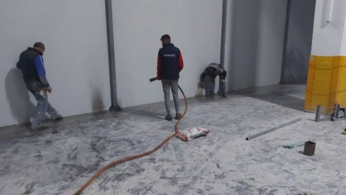 Ünlü  alışveriş firmalarının deposunda yangın!
