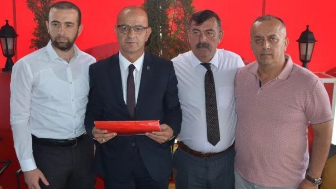 Ünlü, AK Parti'li başkanlara sitem etti
