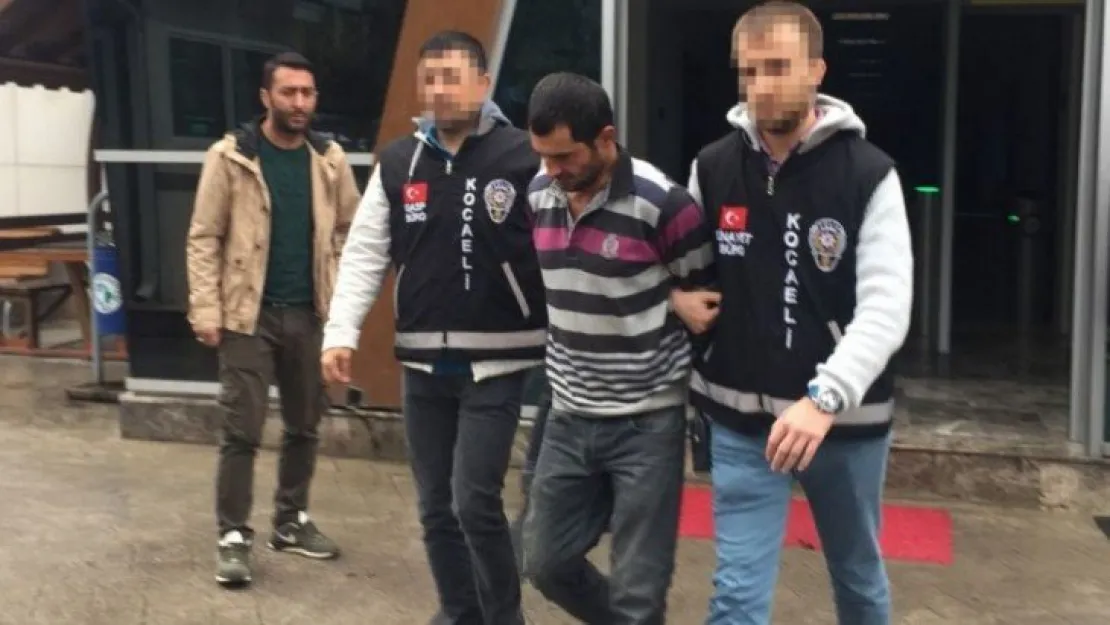 Üvey annesinin boğazını kesti!