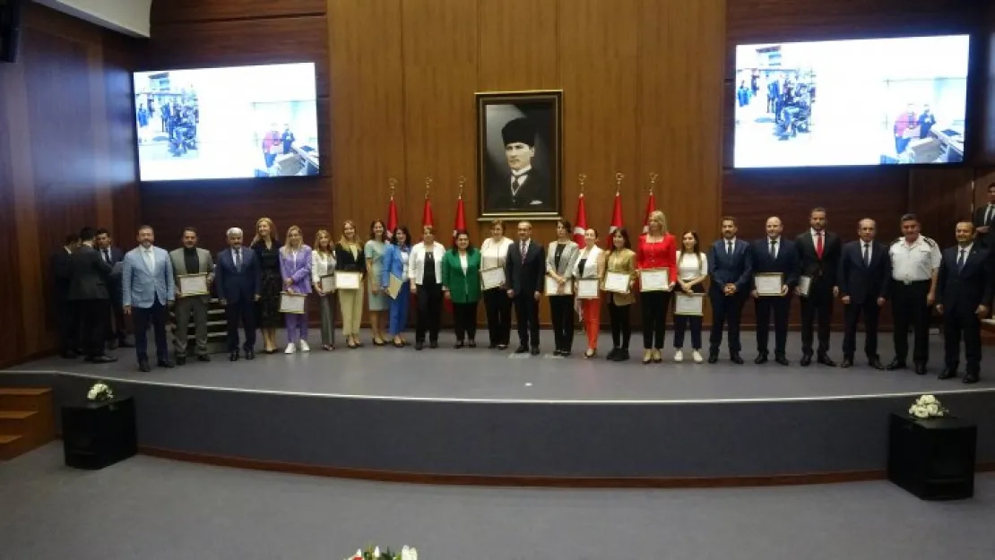 Vali Yavuz'dan bağışçılara teşekkür belgesi