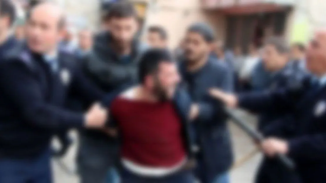 Vurup kaçma tartışmasında bıçak çekildi