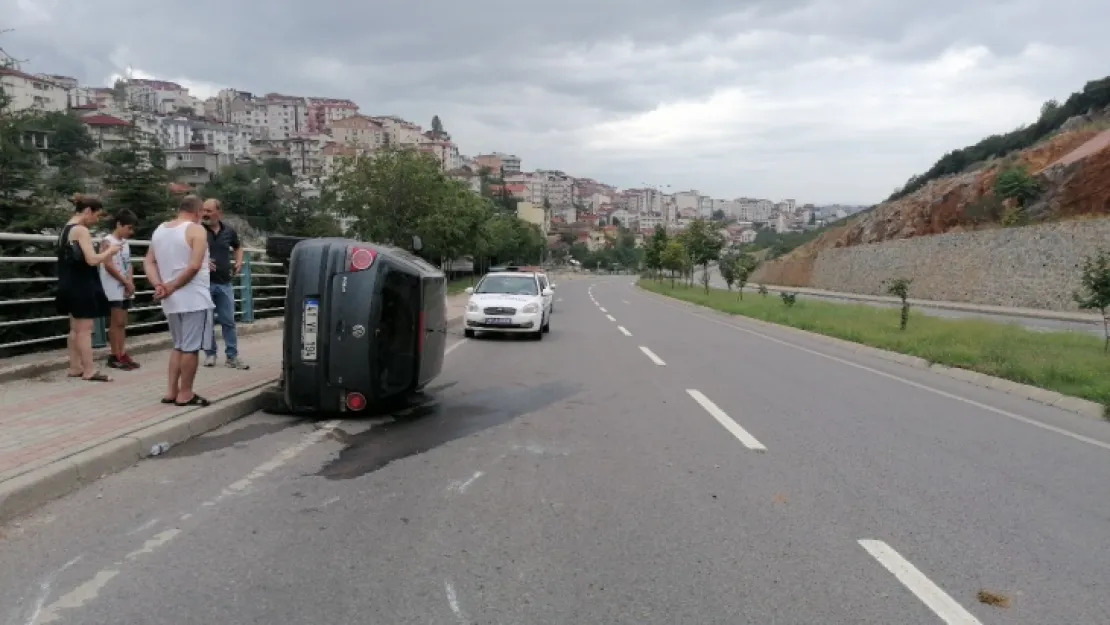 Virajı alamayan otomobil ters istikamete savrulup takla attı