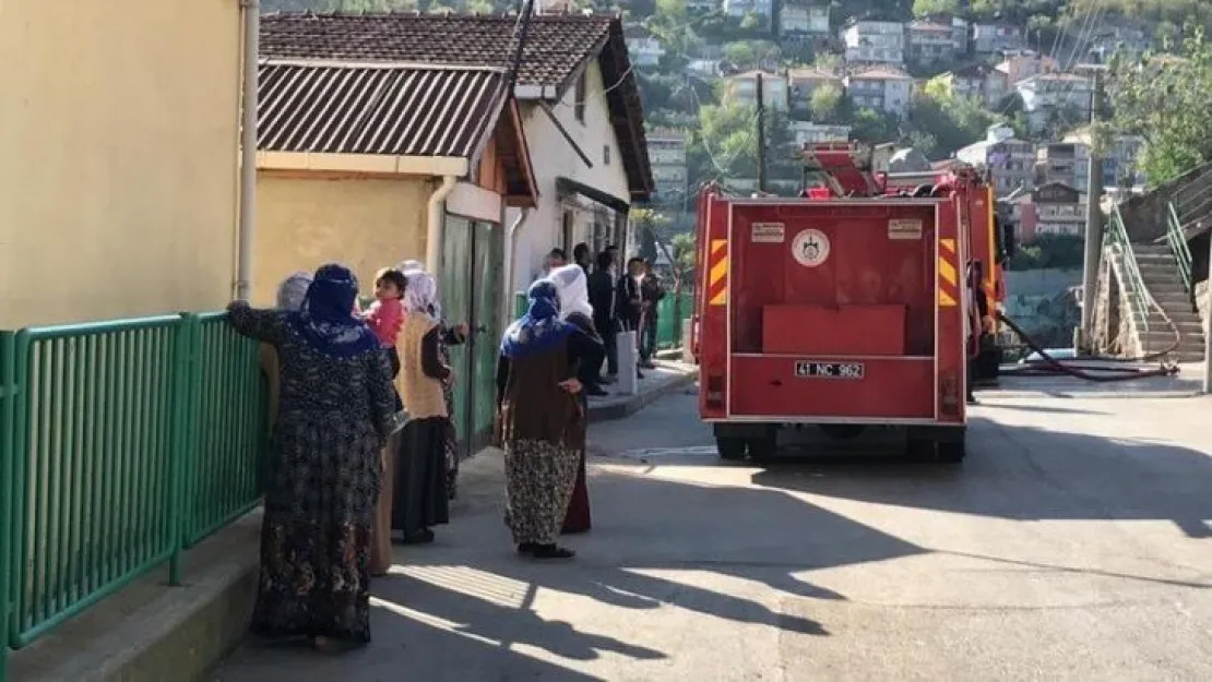 Yangın çıktı, sosyal mesafe unutuldu