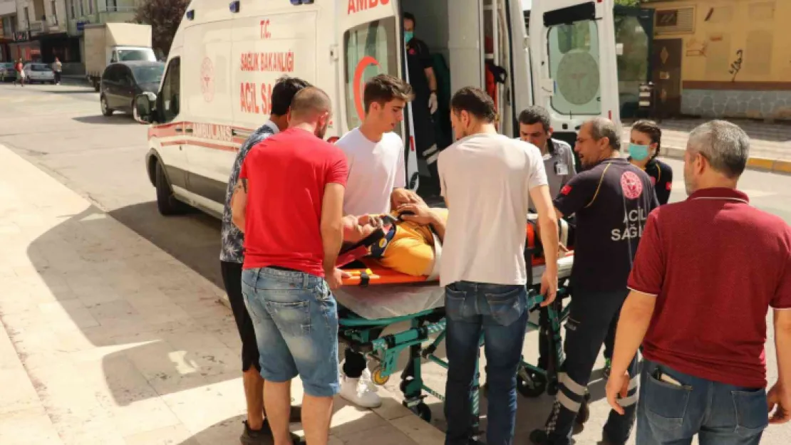 Metrelerce yükseklikteki merdivenlerden yere çakıldılar