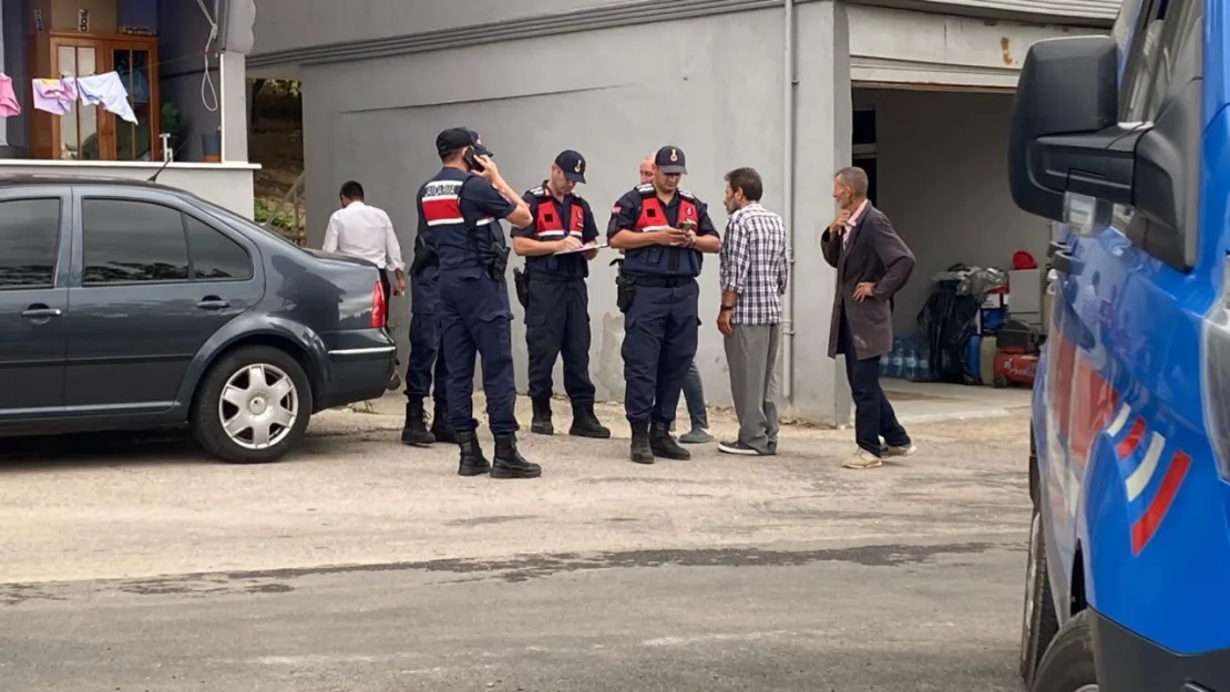 Yaralı halde ev baskınına gitti, 4 kişiyi yaraladı