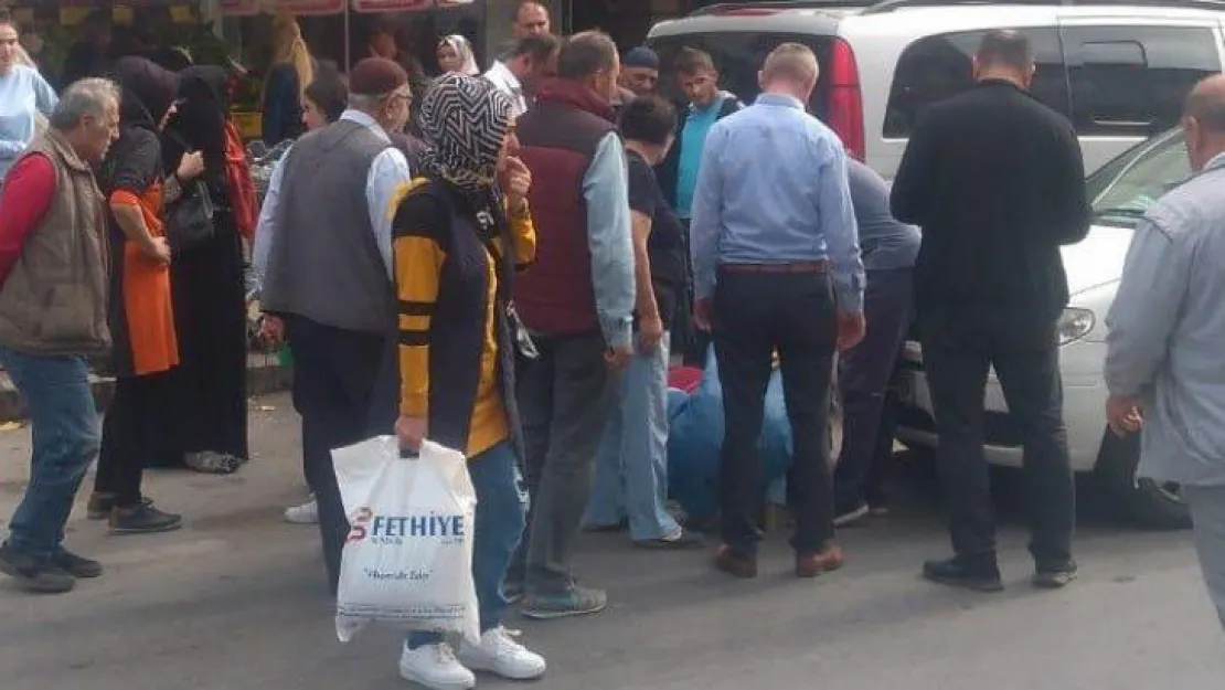 Yaşlı adama otomobil çarptı