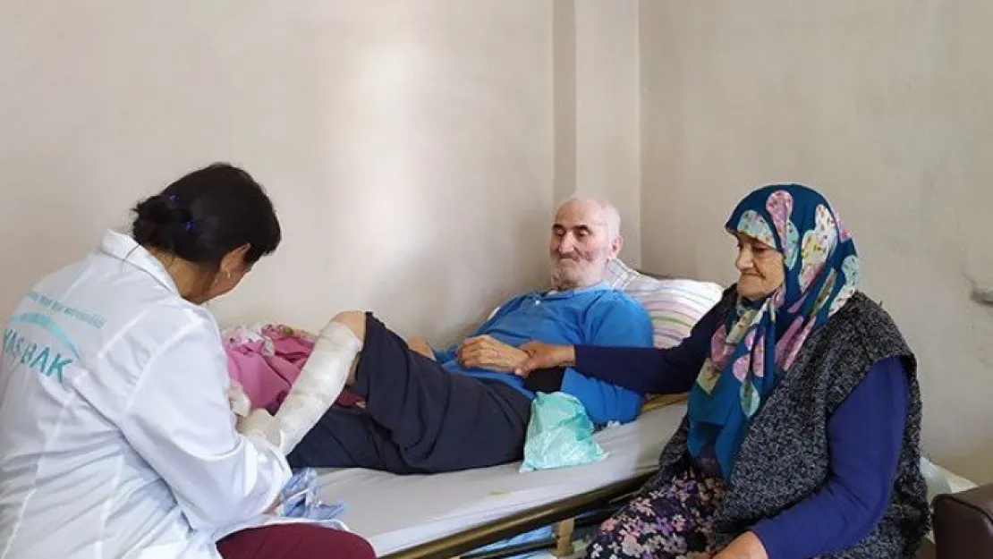 Yaşlı bakımında takdir topluyorlar