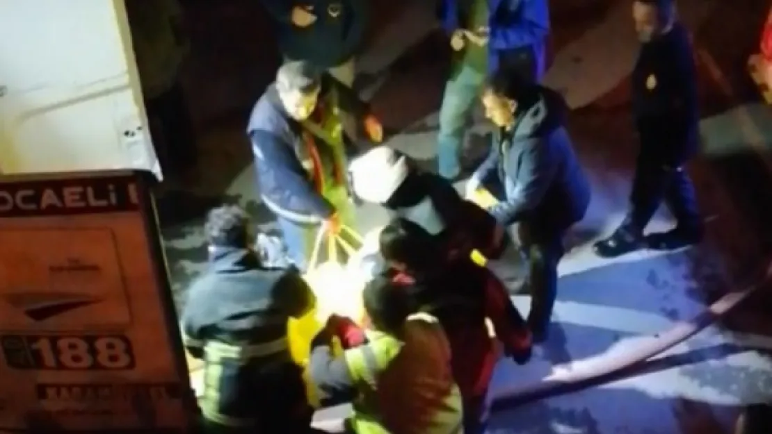 Yaşlı yatalak çifti yangın ayırdı
