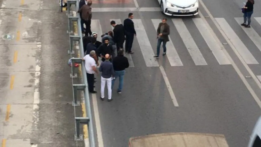 Yaya geçidinden geçerken kamyon çarptı
