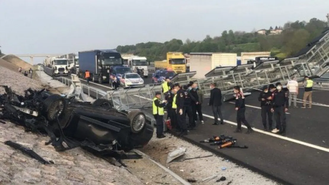 Yeşil plakalı otomobilde feci kaza: 3 ölü, 1 ağır yaralı