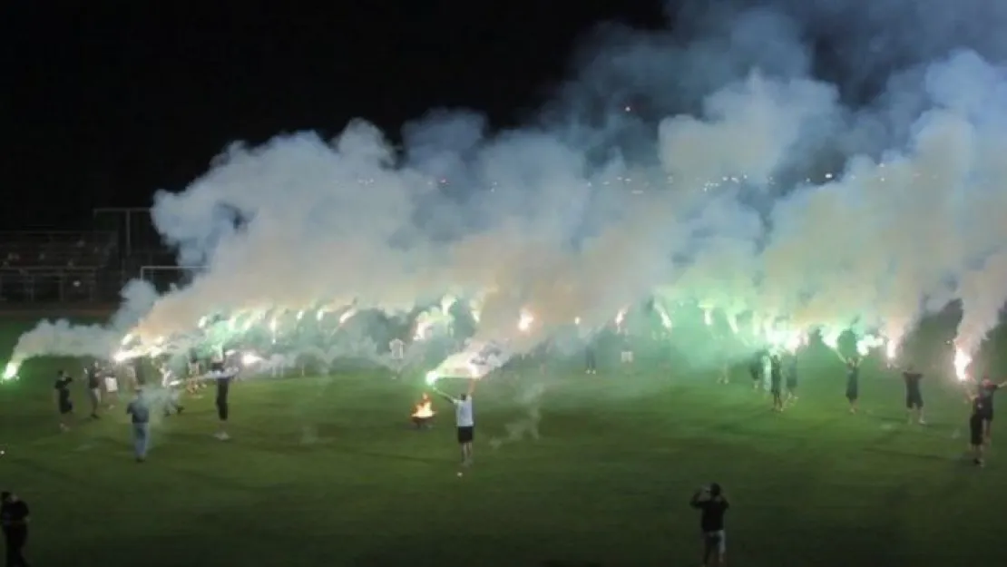Yeşil siyahlı futbolcular şampiyonluğu böyle kutladı
