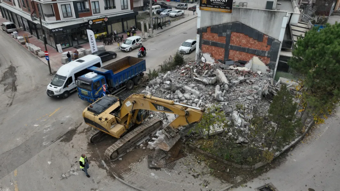 Yeşilova'ya nefes aldıracak proje için yıkıma başlandı