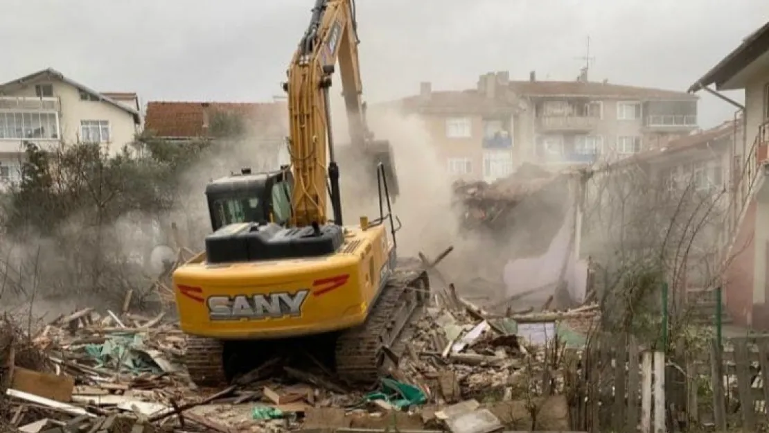 Yıkılan bina sayısı 111 oldu