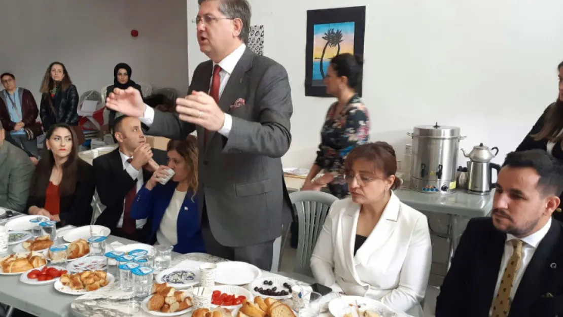 Yıldızlı, kadınlarla adeta gövde gösterisi yaptı