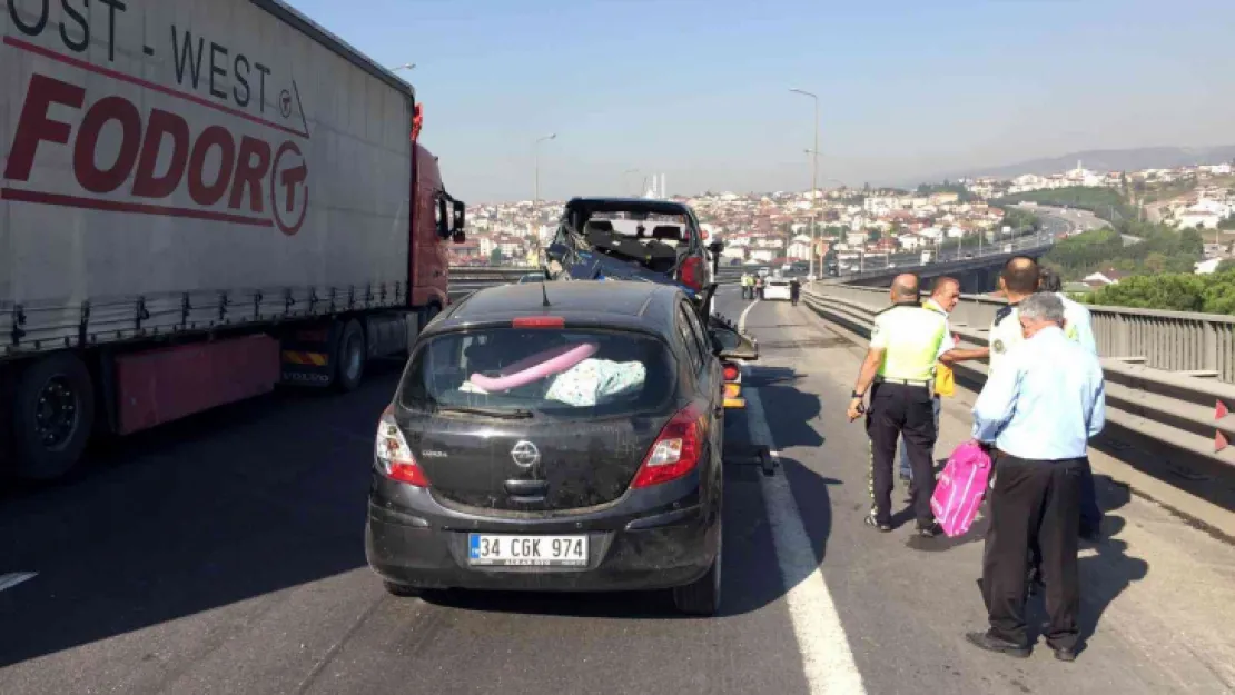 Kocaeli'de 6 araç zincirleme kazaya karıştı