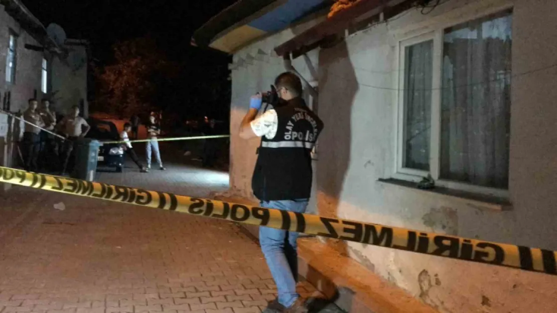 Yoldan hızlı geçme kavgası kanlı bitti! Yaralılar var!