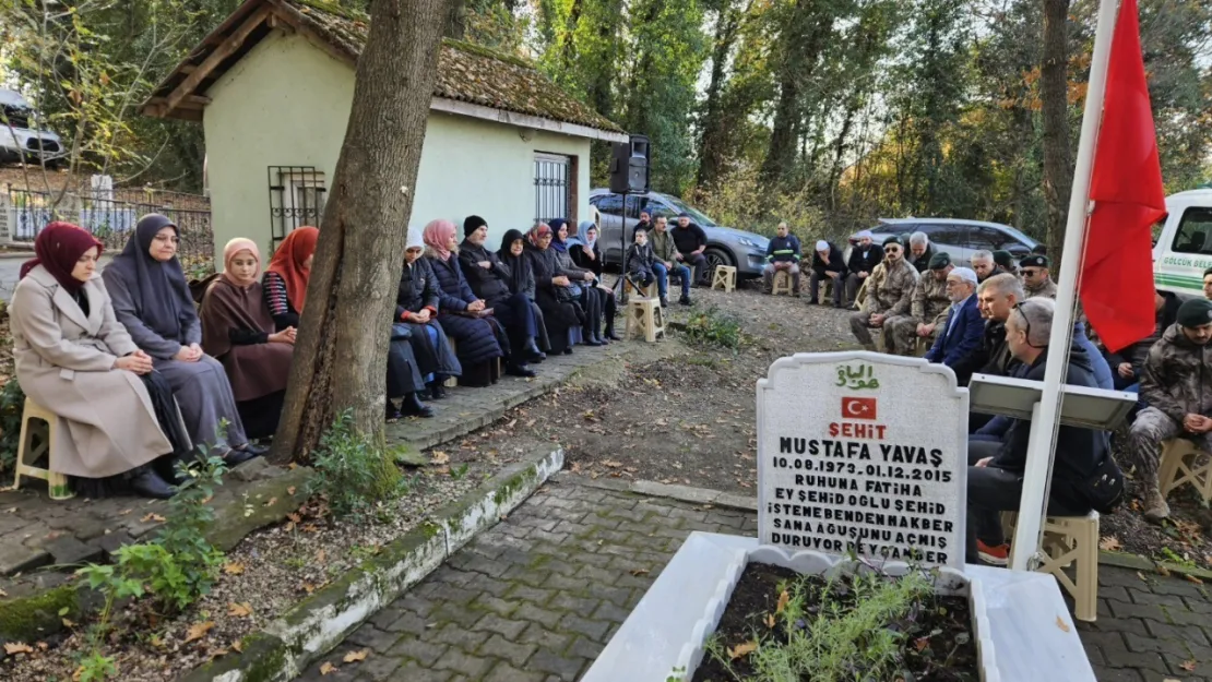 Yüksekova şehidi Gölcük'te kabri başında dualarla anıldı