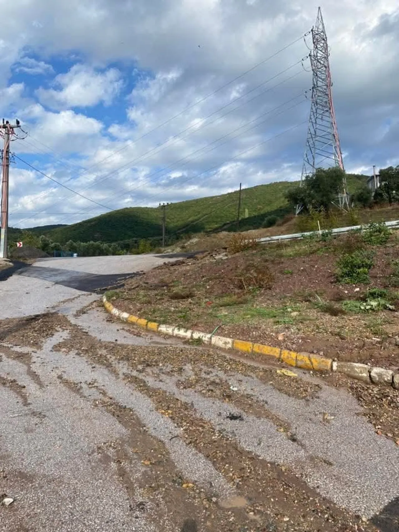 Yağmurlar bitti geride baskın manzaraları kaldı