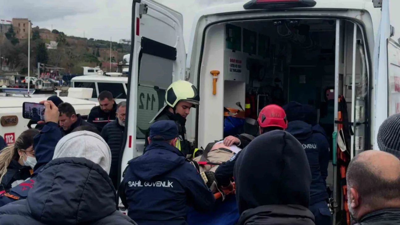 Denizde çırpınan vatandaş kurtarıldı