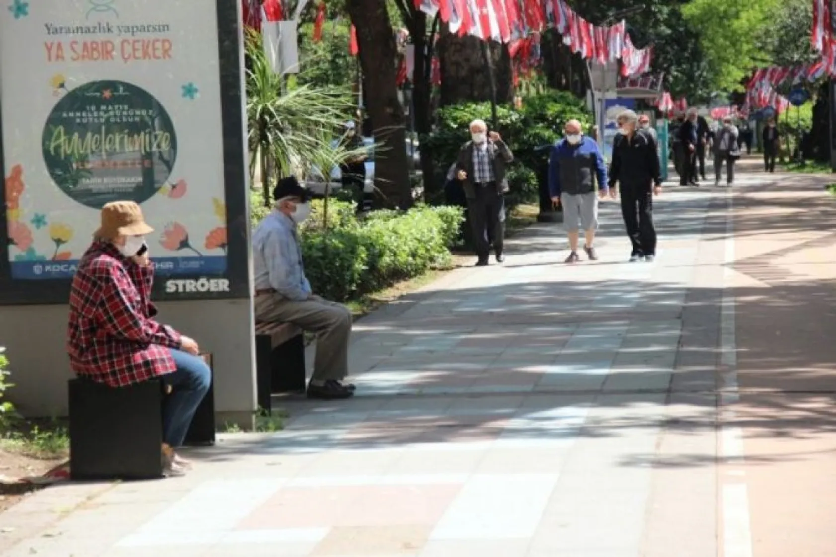 65 yaş üstü günler sonra sokakta!