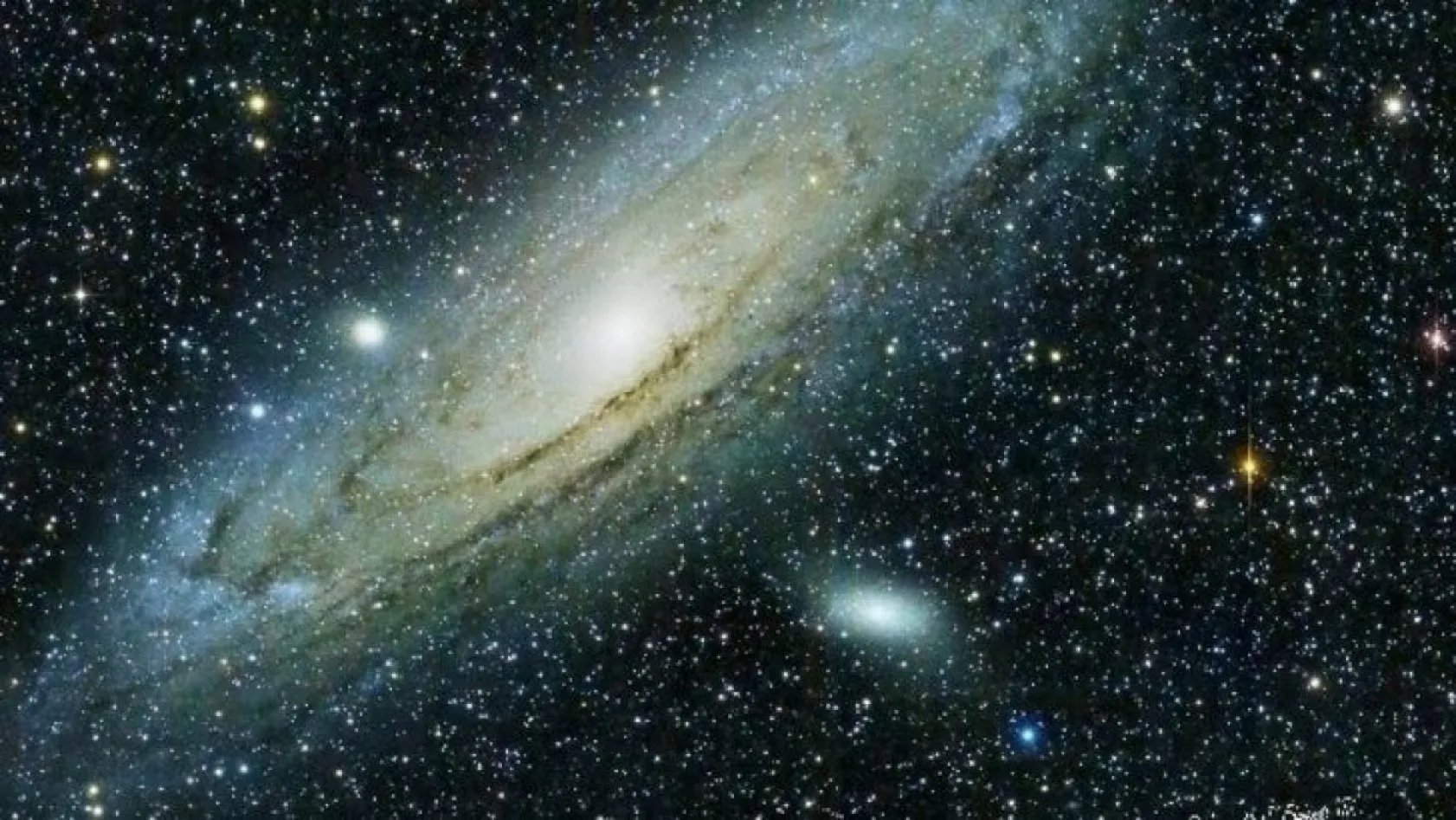 Uzaydan ilginizi çekebilecek renkli fotoğraflar