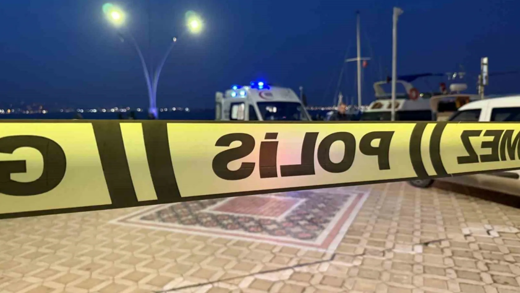 Denizde dalgıç kıyafetli erkek cesedi bulundu